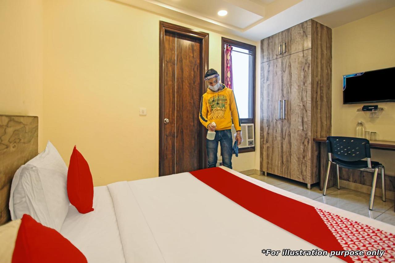 Oyo Flagship Hotel Palace Pahalgām Buitenkant foto