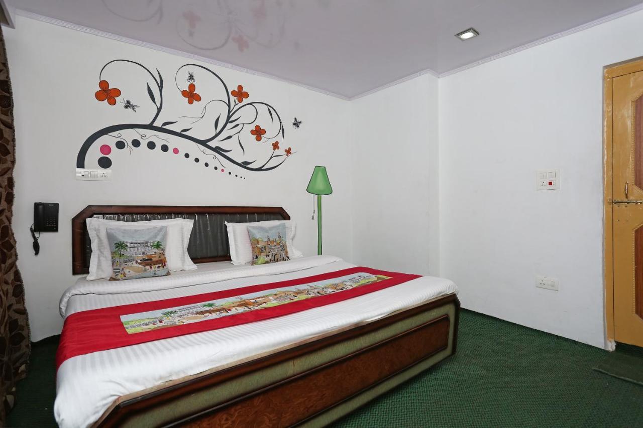 Oyo Flagship Hotel Palace Pahalgām Buitenkant foto